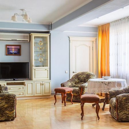 Downtown Big Apartment Tasken Kültér fotó